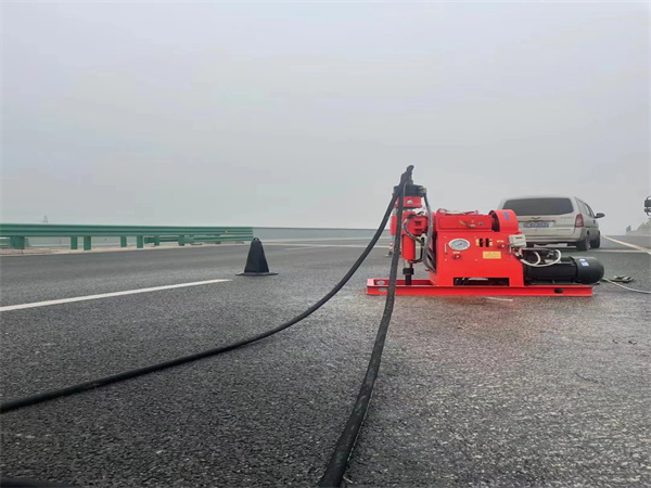 芙蓉马路路基路面开裂下沉注浆加固灌浆